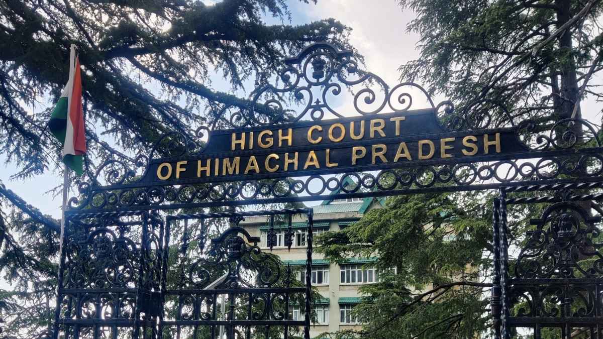कर्मचारी को सस्पेंड करने के लिए नोटिस देना जरूरी है या नहीं? हाईकोर्ट ने सुनाया ऐतिहासिक फैसला HP High Court