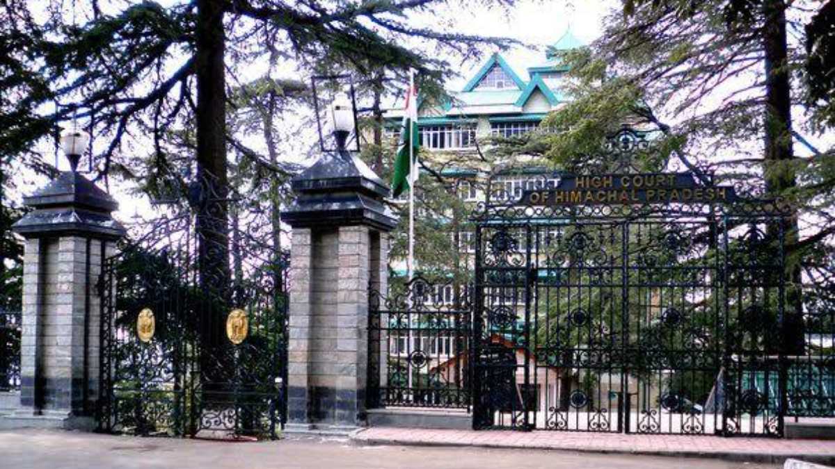 मनाली का कचरा 300 किलोमीटर दूर अंबाला भेजने पर हाईकोर्ट सख्त, क्या ब्यास नदी को जहर बना रहा प्रशासन? HP High Court