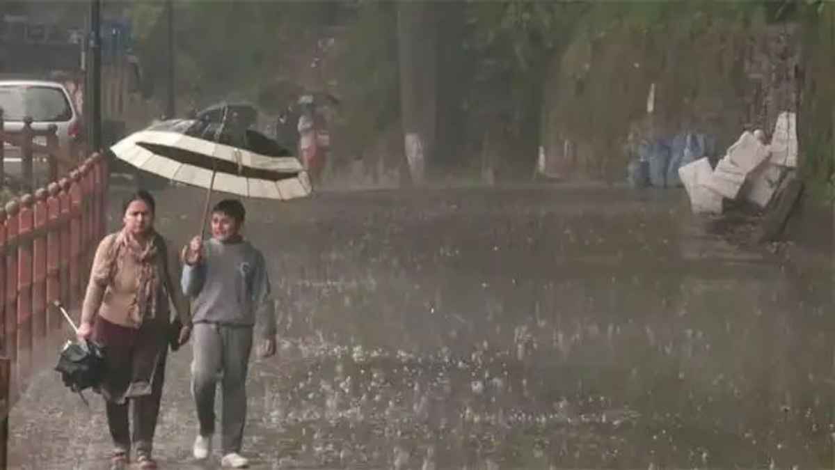 Himachal Weather Alert: पहाड़ों पर बर्फबारी और शिमला में ओले, मैदानी इलाकों में भीषण लू की चेतावनी, जानें कब बदलेगा मौसम Himachal Weather Forecast