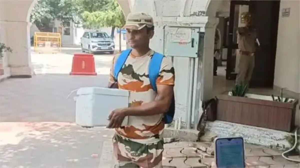 कानपुर में चिकित्सा लापरवाही पर बवाल, डिब्बे में मां का कटा हाथ लेकर पुलिस कमिश्नर के पास पहुंचा आईटीबीपी जवान ITBP jawan reaches CP office with his mothers severed hand in a box