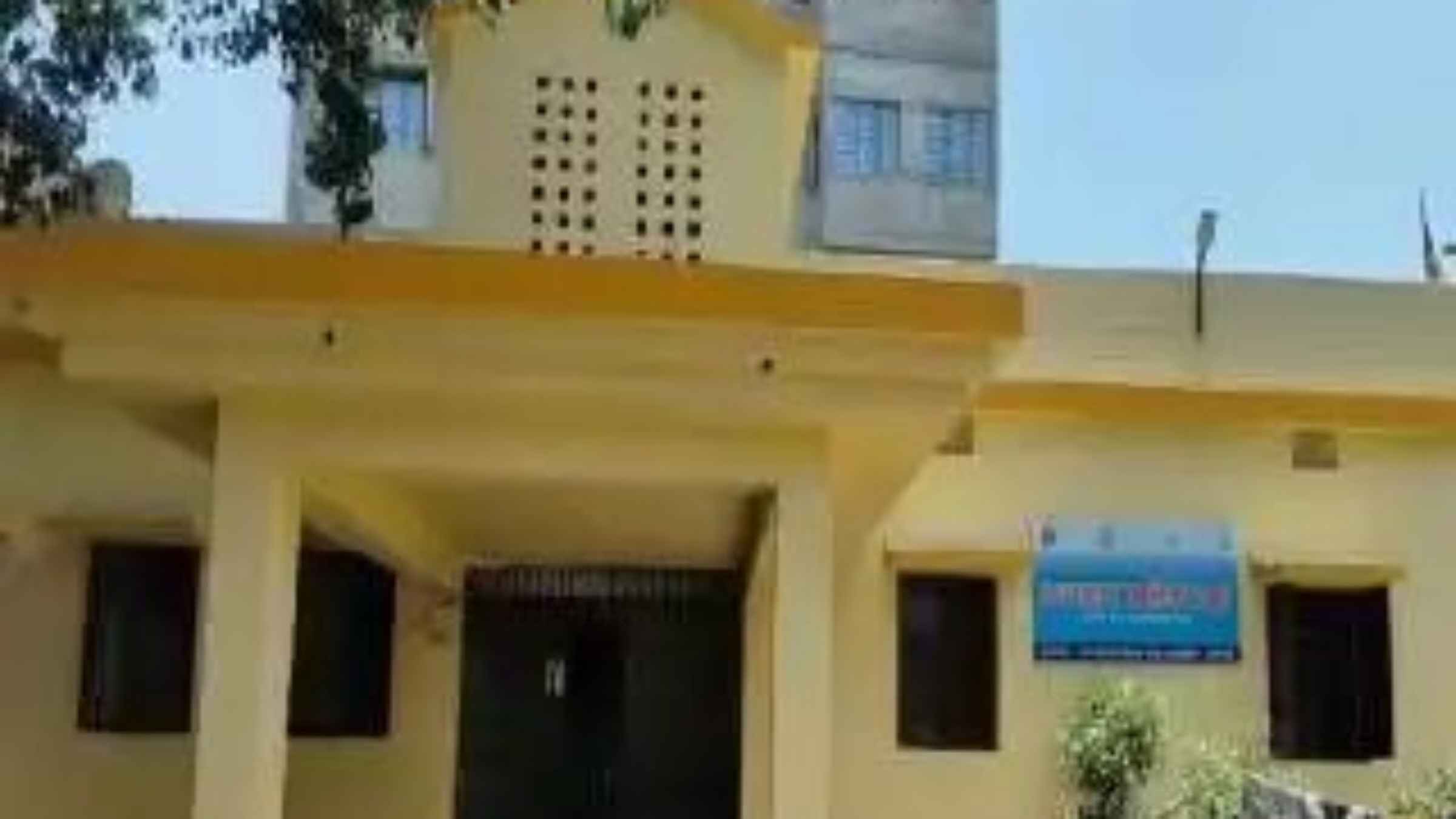 सरायकेला के सरकारी वात्सल्य बालिका गृह से दो नाबालिग लड़कियां अचानक हुई लापता, दीवार फांदकर भागने का सनसनीखेज सीसीटीवी फुटेज आया सामने Jharkhand Crime News