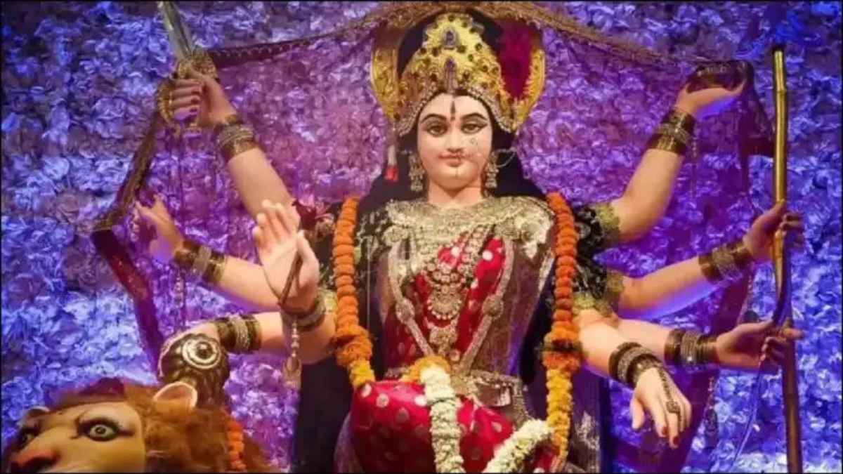 क्या आपको भी परेशान कर रहे हैं गुप्त शत्रु? आज ही करें मां दुर्गा का यह अचूक उपाय, परिघ योग में होगा दुश्मनों का नाश! MaaDurgaPuja