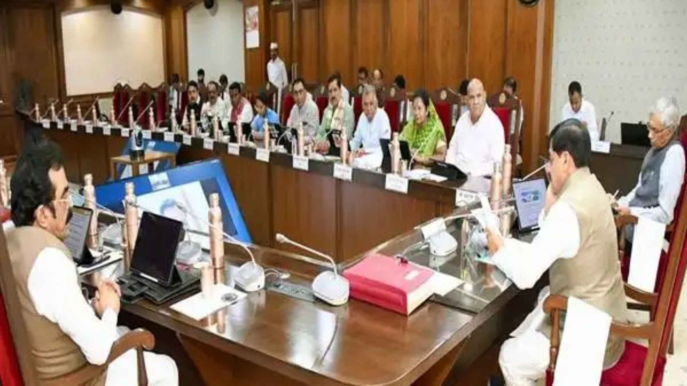 एमपी कैबिनेट का बड़ा फैसला: 30 हजार करोड़ की मंजूरी से बदलेगी किसानों और कर्मचारियों की किस्मत, जानें क्या मिला Madhya Pradesh Transfer Policy 2026_