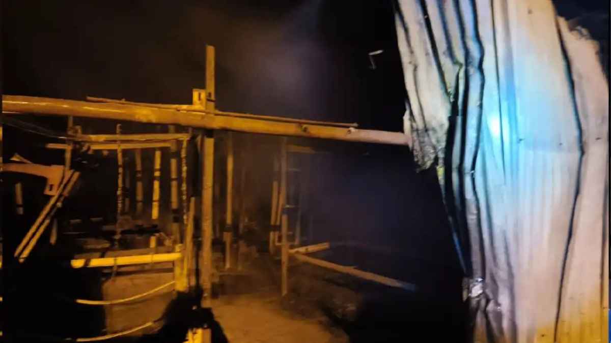 किन्नौर अग्निकांड: काशंग जलविद्युत परियोजना के लेबर कैंप में लगी भीषण आग, दो मजदूरों की जिंदा जलकर मौत Massive fire breaks out in labor camp