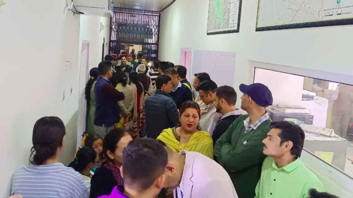 हिमाचल पंचायत चुनाव: पहले ही दिन 16 हजार से ज्यादा नामांकन, मंडी जिला रहा सबसे आगे More than 16000 nominations