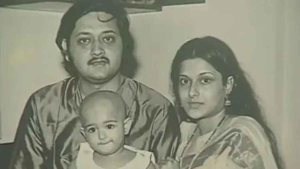 मौसमी चटर्जी: 15 की उम्र में शादी और 17 में बनीं मां, दिलचस्प है इस दिग्गज अभिनेत्री का सफर MoushumiChatterjee