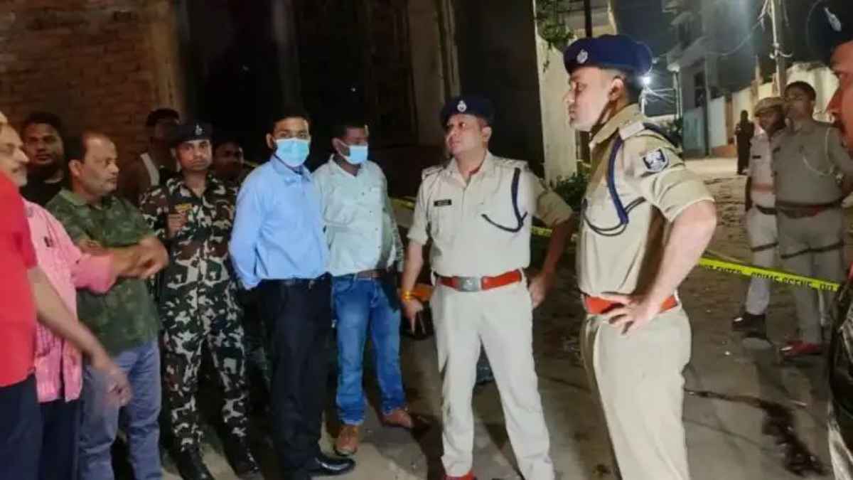 वैशाली में सनसनी: महिला की सरेआम गला रेतकर हत्या, प्रेम प्रसंग के विवाद में वारदात को अंजाम देकर प्रेमी फरार MurderMystery