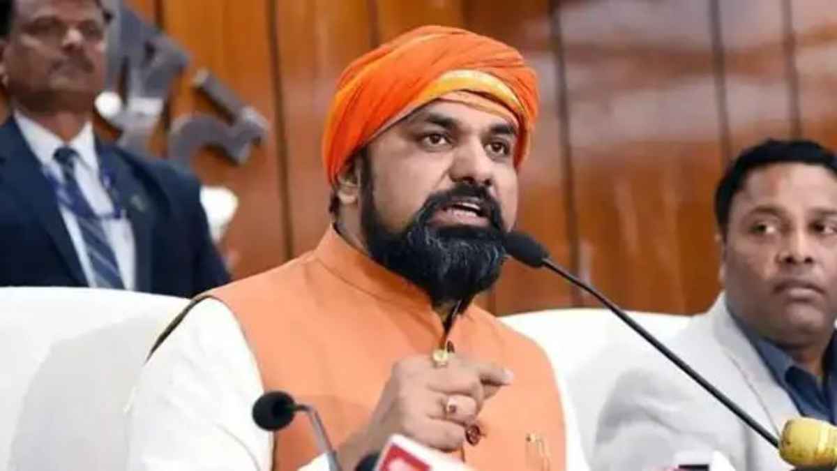 NEET UG री-एग्जाम देने वाले छात्रों की चमकी किस्मत, बिहार सरकार ने किया सरकारी बसों में मुफ्त यात्रा का बड़ा ऐलान NEET-UG exam