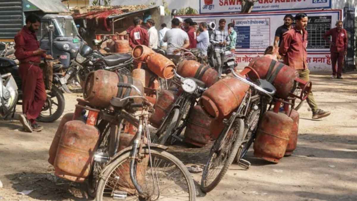 रसोई गैस उपभोक्ताओं के लिए नया नियम: अब एक परिवार को मिलेगा सिर्फ एक एलपीजी कनेक्शन New LPG rule
