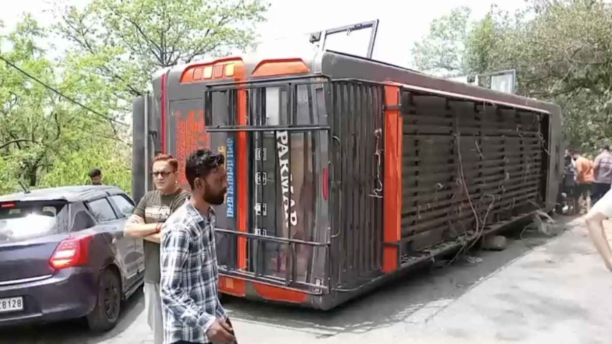हिमाचल में चीख-पुकार! सवारियों से भरी बस पलटी, 40 लोग थे सवार, मंजर देख कांप जाएगी रूह Nurpur Bus Accident 1