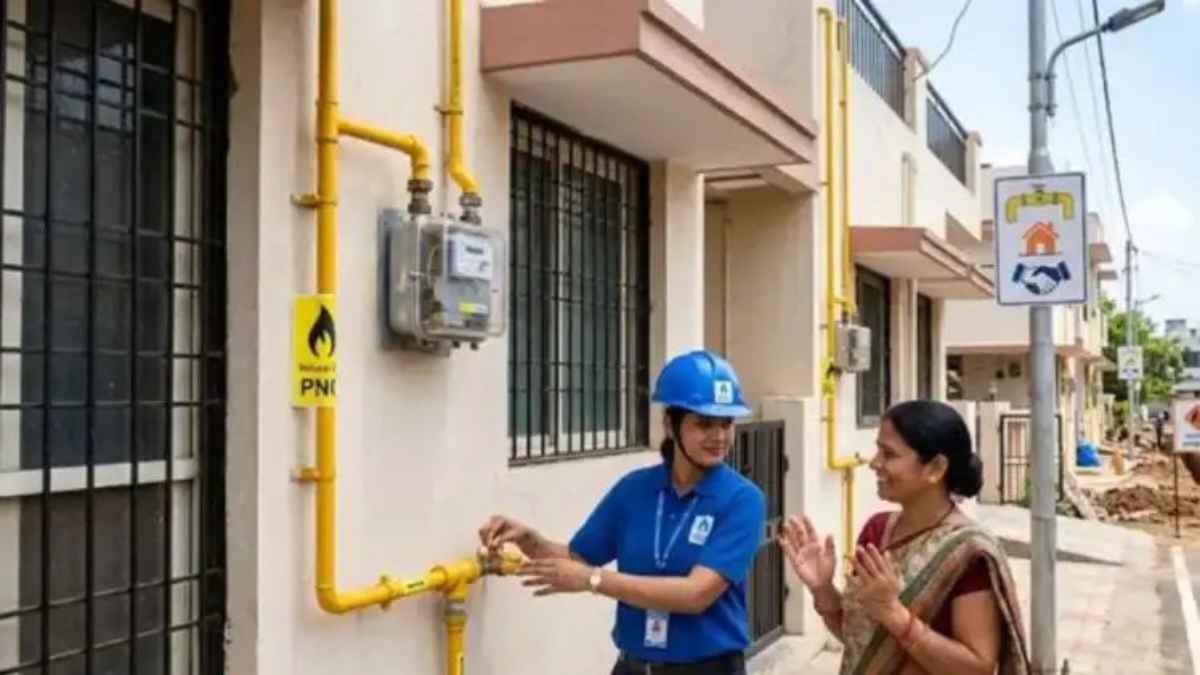एलपीजी सिलेंडर का झंझट खत्म: दिल्ली-एनसीआर में पीएनजी की रिकॉर्ड मांग, 2 महीने में 70 हजार नए आवेदन PNGGas