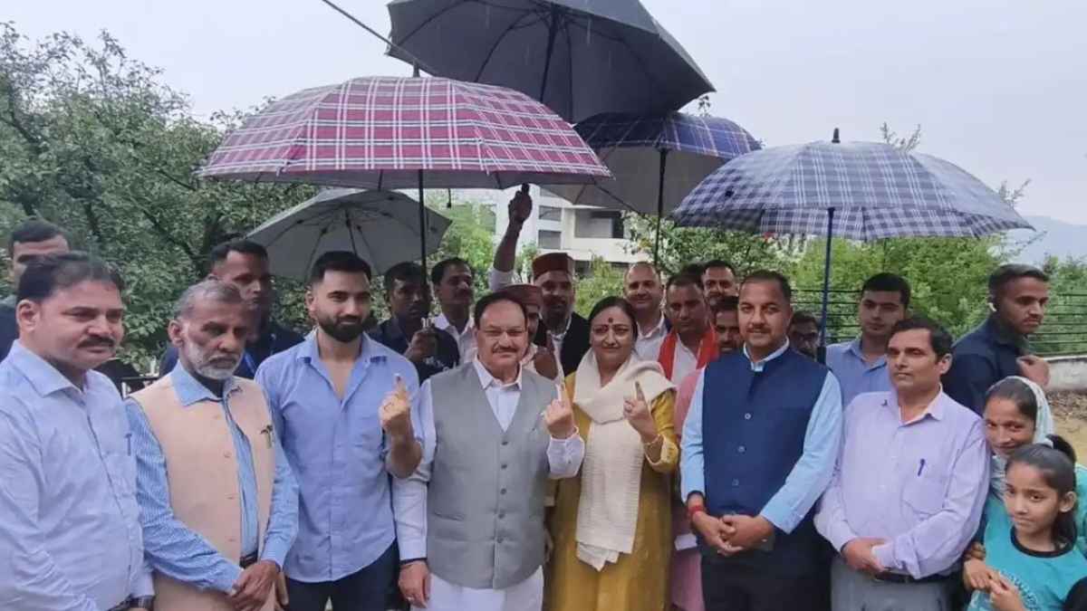 पैतृक गांव में वोट डालकर जेपी नड्डा ने दिया बड़ा संदेश, पंचायत चुनाव में मतदाताओं से की खास अपील Panchayat Election Voting