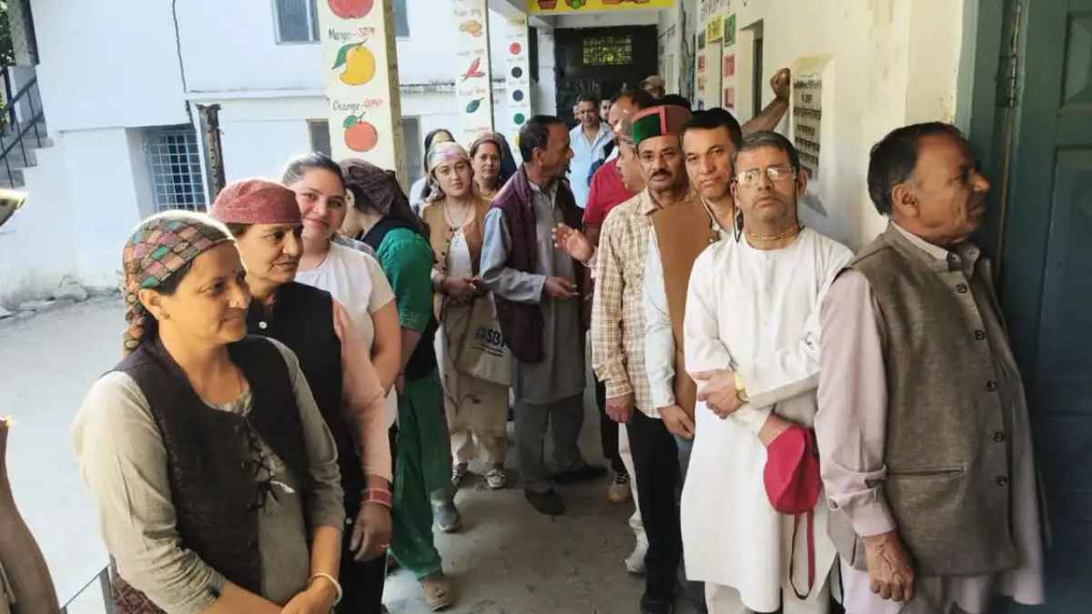 People voting in Himachal