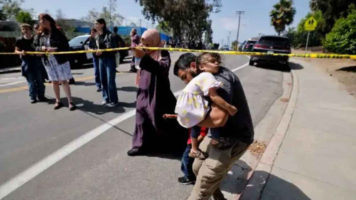 San Diego Mosque Shooting: अमेरिका की मस्जिद में अंधाधुंध गोलीबारी से भारी कत्लेआम, सुरक्षा गार्ड सहित 3 की मौत, 2 हमलावर भी ढेर! SanDiegoShooting