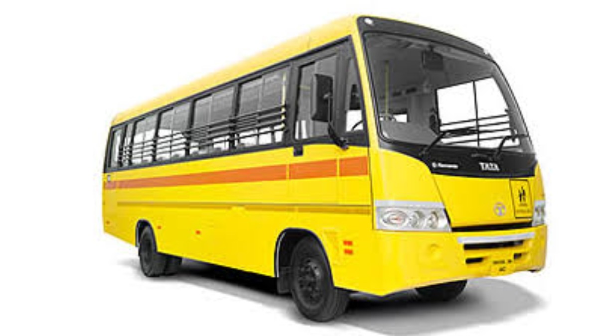 डल्हौजी पुलिस का बड़ा एक्शन: स्कूली बसों की सघन चेकिंग, दस्तावेज न होने पर निजी स्कूल बस जब्त School Bus