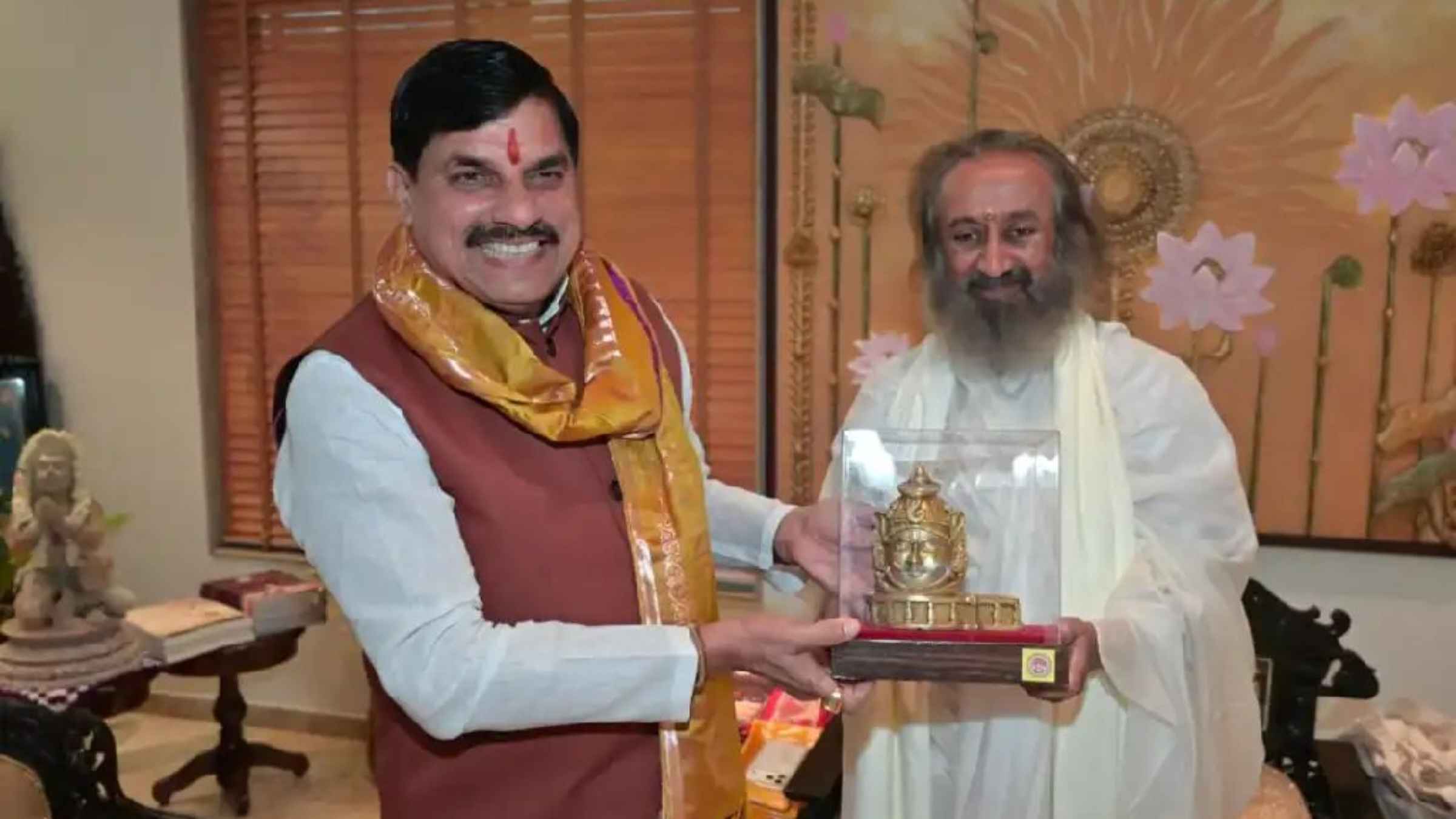 श्री श्री रविशंकर के 70वें जन्मोत्सव पर बेंगलुरु पहुंचे सीएम मोहन यादव, दिया विश्वगुरु बनने का बड़ा संदेश Sri Sri Ravi Shankar