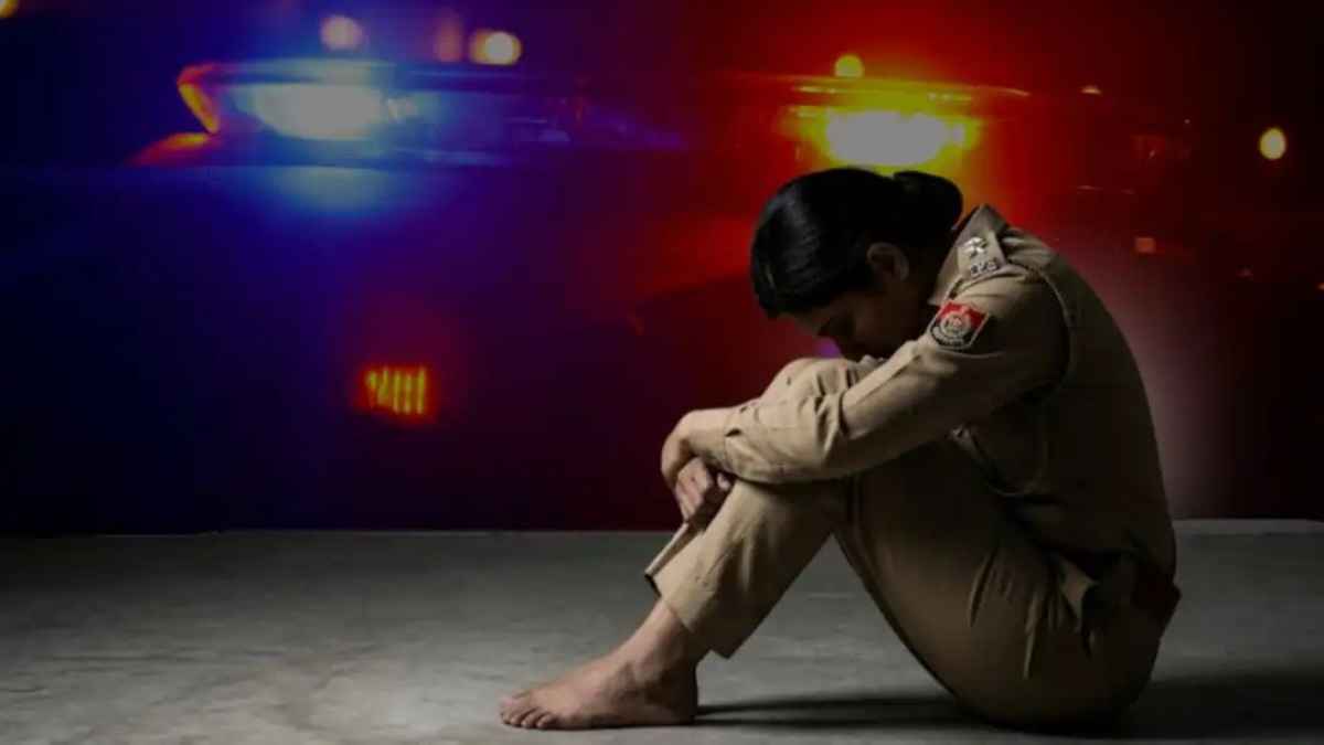 महिला दरोगा के सनसनीखेज आरोप, ससुर पर दुष्कर्म का मामला; पति पर जहर देकर मारने की कोशिश का दावा Sub Inspectors wife