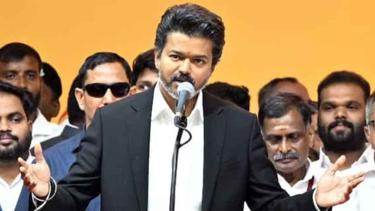 तमिलनाडु में ‘थलपति’ विजय का राजतिलक: शपथ लेते ही सहयोगियों को दी चेतावनी, बोले- सत्ता का केंद्र सिर्फ मैं रहूंगा Tamil Nadu Chief Minister Vijay