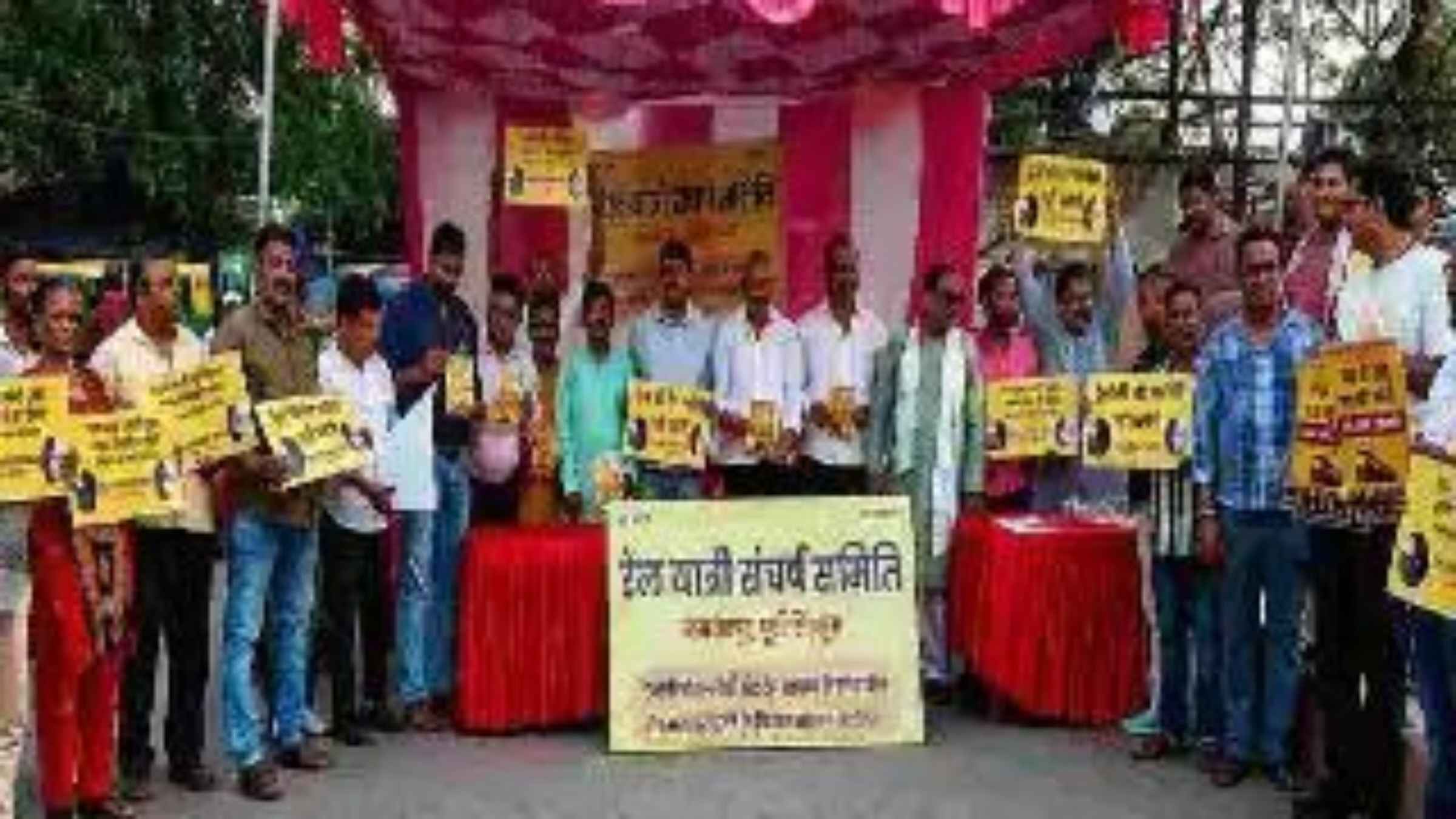 टाटानगर में ट्रेनों की भयंकर लेटलतीफी से फूटा यात्रियों का गुस्सा, नौकरी बचाने के लिए शुरू किया ये बड़ा आंदोलन Tatanagar Railway Station Indian Railways News