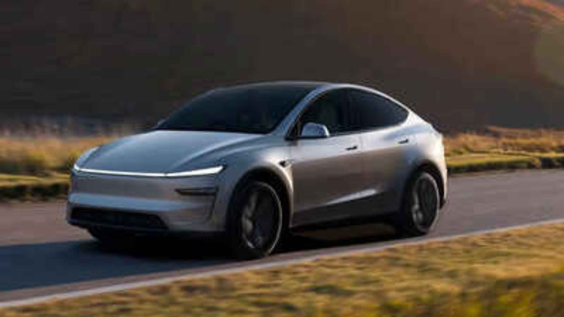 Tesla Smart Cooling Tech: चिलचिलाती धूप में भी अब बर्फ जैसी ठंडी रहेगी कार, एलन मस्क ला रहे हैं कमाल की जादुई ग्लास रूफ तकनीक Tesla Smart Cooling EV Driving Range