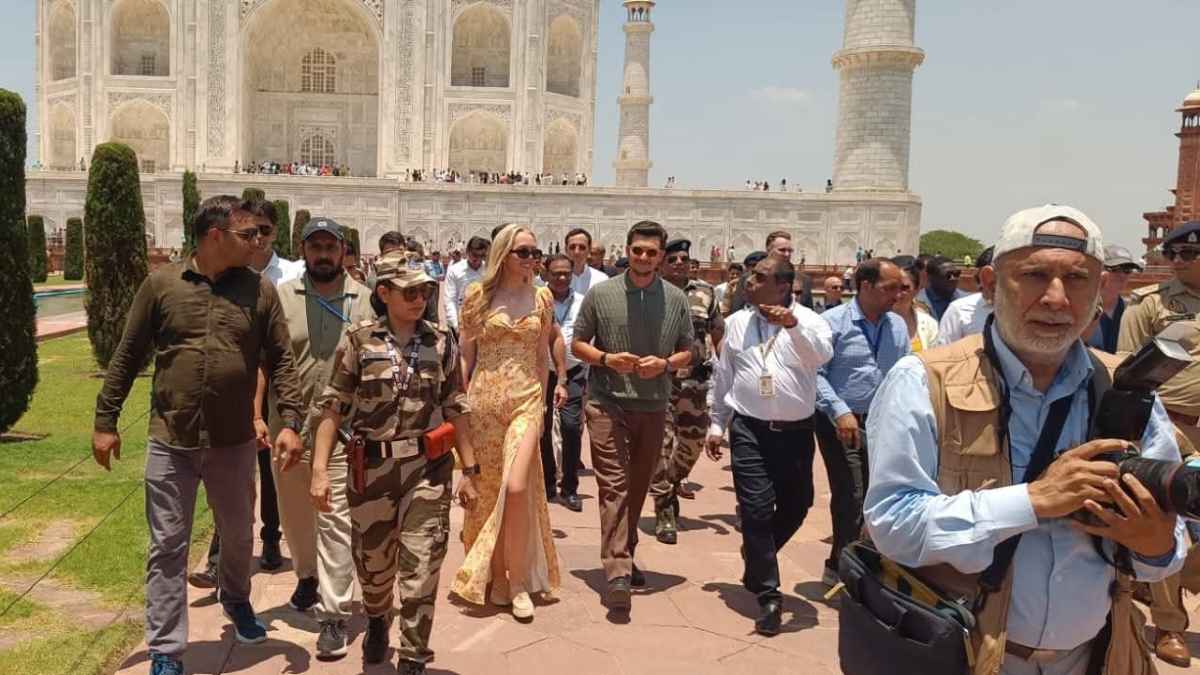 भारत पहुंचीं ट्रंप की बेटी टिफनी, अक्षरधाम से ताजमहल तक की यात्रा ने दुनियाभर का ध्यान खींचा Trumps daughter Tiffany visits India