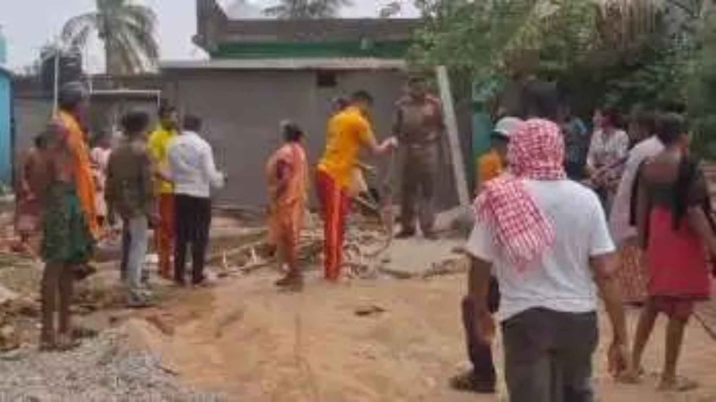 उन्नाव में 100 की रफ्तार से दौड़ती बस पलटने से मचा कोहराम, बिहार के दारोगा और कैदी समेत छह लोगों की मौत Unnao Bus Accident Lucknow Agra