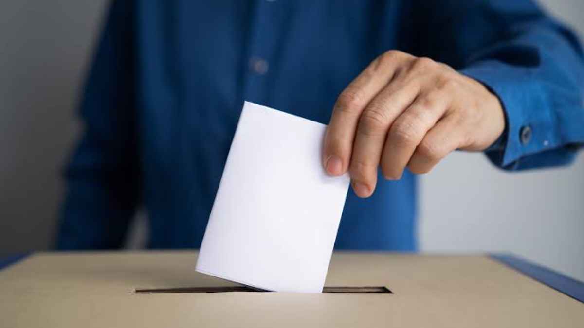 Voting in Himachal 