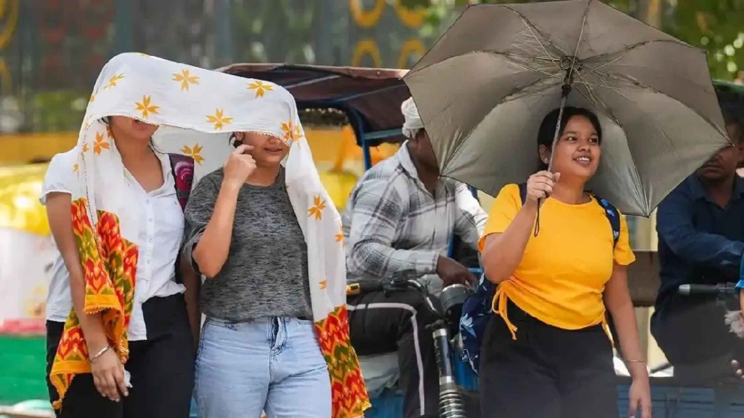 India Weather Alert: देश में मौसम के दो भयानक रूप, कहीं रिकॉर्डतोड़ बारिश तो कहीं 47 डिग्री वाली जानलेवा लू, जानें अपना हाल Weather Forecast