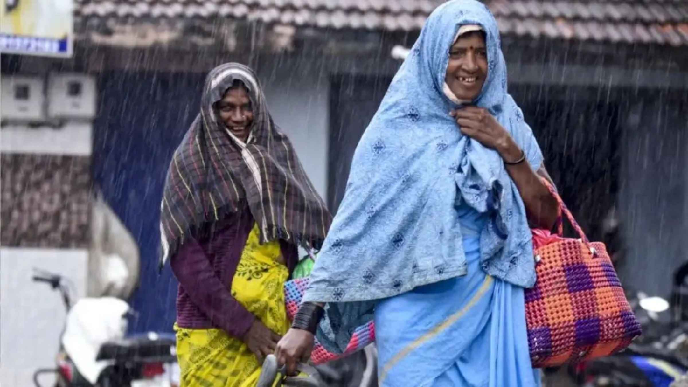 Weather Update: देश के 15 राज्यों में आंधी-तूफान और भारी बारिश का रेड अलर्ट, ओलावृष्टि से मची तबाही, जानें अपने शहर का हाल Weather Forecast Heavy Rainfall