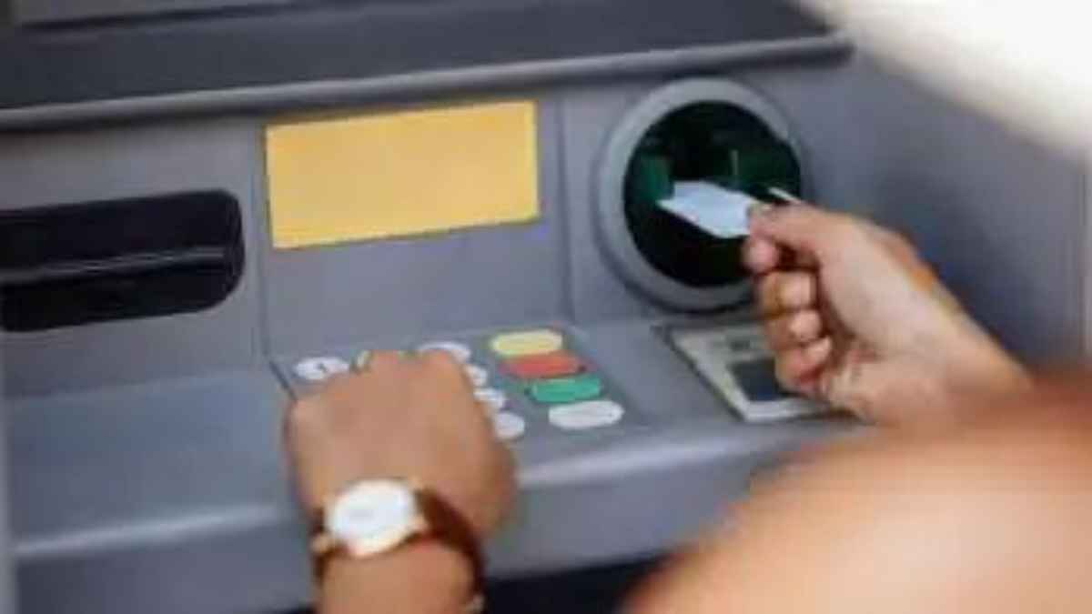उपभोक्ता अदालत का बड़ा फैसला: फेल एटीएम ट्रांजैक्शन के लिए बैंक को देना होगा जुर्माना, जानें आपके अधिकार atm transaction