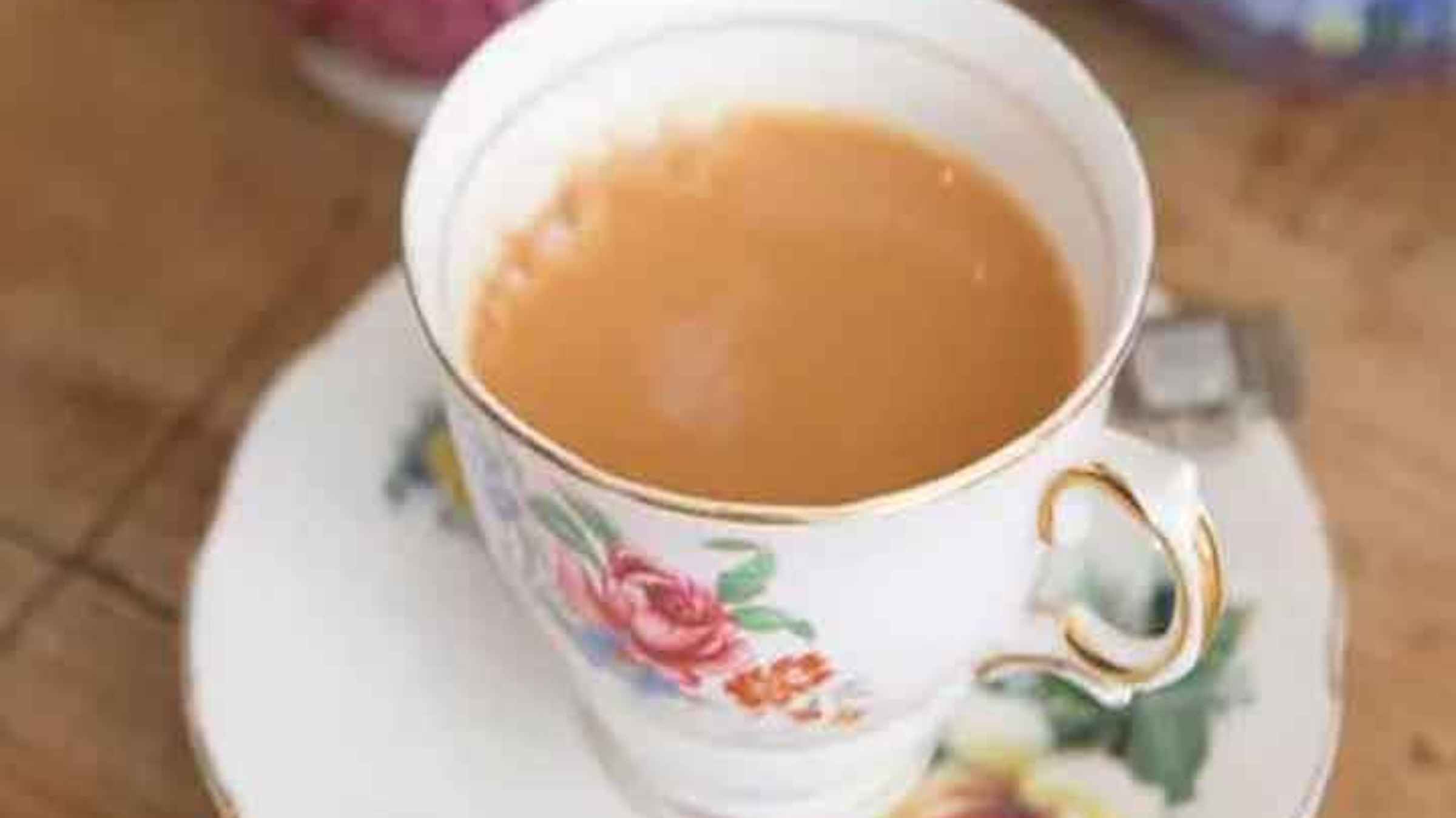 सावधान! चाय के साथ इन चीजों का सेवन शरीर के लिए है ‘धीमा जहर’, आज ही बदलें अपनी ये आदतें health tips healthy food