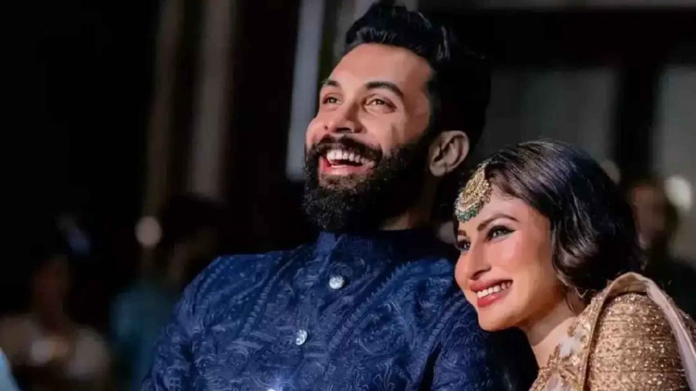 क्या टूट रही है ‘नागिन’ फेम मौनी रॉय की शादी? पति को अनफॉलो करने के बाद अभिनेत्री ने उठाया बड़ा कदम mouni roy bollywood news