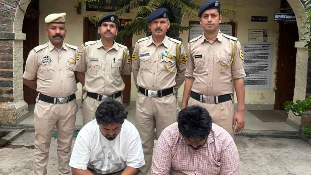 शिमला में सुबह-सुबह पुलिस का बड़ा एक्शन! लालपानी में पकड़े गए पंजाब के दो तस्कर, गाड़ी से मिला ‘सफेद जहर’ smuggler arrested