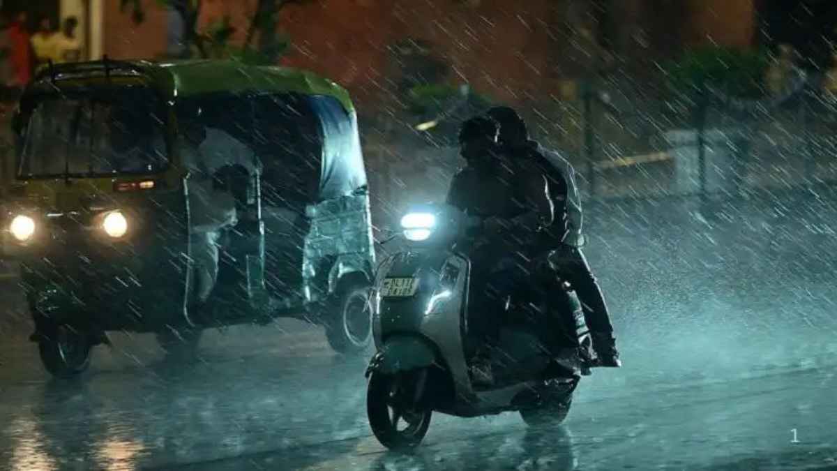 दिल्ली-एनसीआर में बदला मौसम का मिजाज: भीषण गर्मी के बीच झमाझम बारिश, आज आंधी-तूफान का ऑरेंज अलर्ट! weather rain