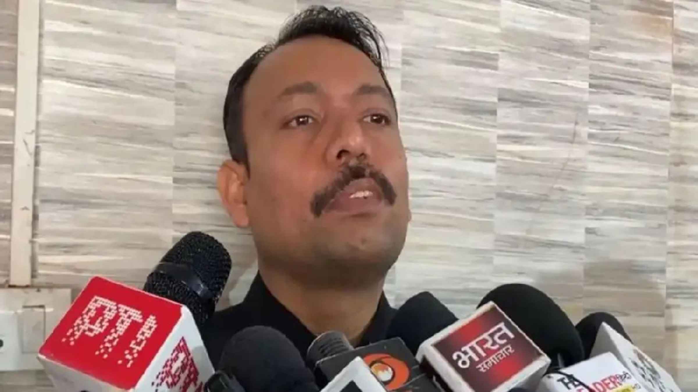 बरेली के सस्पेंडेड सिटी मजिस्ट्रेट का बड़ा धमाका, राम मंदिर चंदे और एनकाउंटर नीति पर उठाए सुलगते सवाल Alankar Agnihotri UP PCS Officer