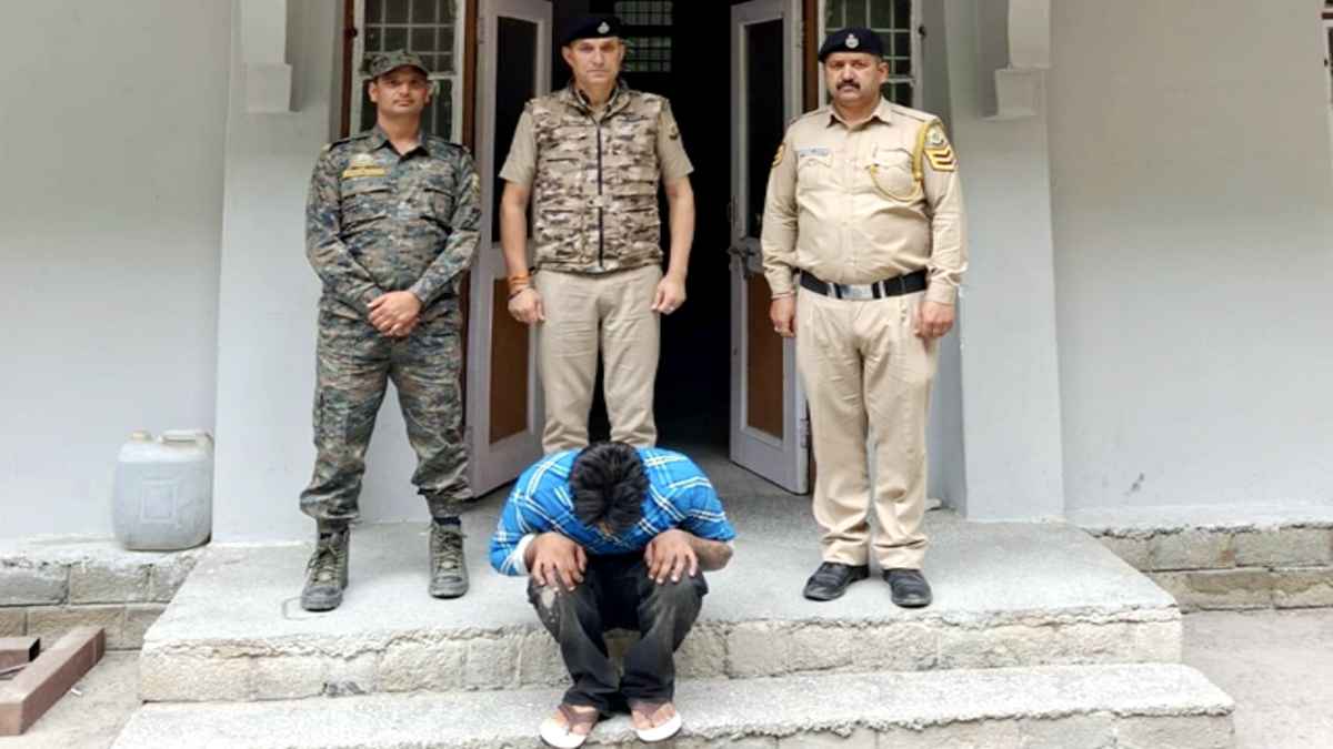 कसोल के होटल में खूनी खेल खेलने के बाद सीधे इटली भागने की फिराक में था शूटर, पंजाब में पुलिस ने ऐसे दबोचा Arrested