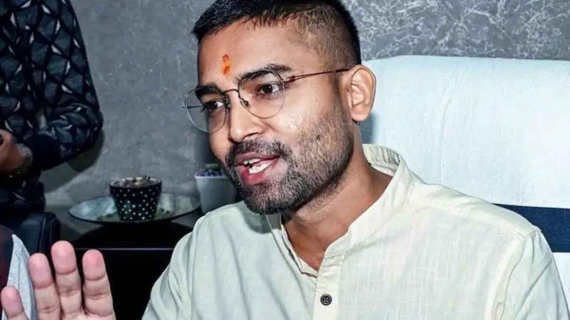Bihar Politics: बिना सदन सदस्य बने मंत्री बने दीपक प्रकाश की कुर्सी खतरे में? विधान परिषद चुनाव ने खड़े किए बड़े सवाल Bihar MLC Election Upendra Kushwaha