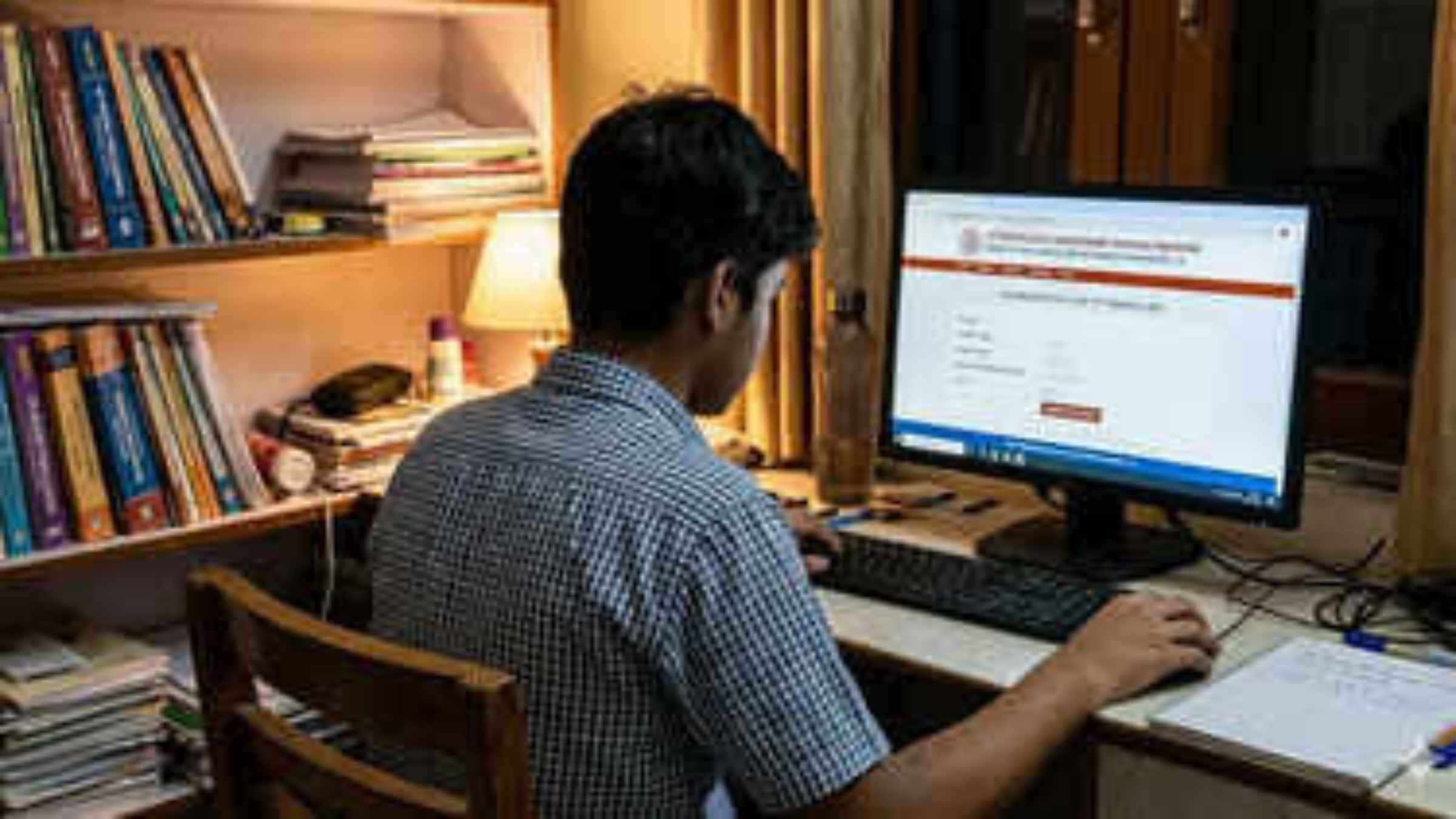 CBSE बोर्ड 12वीं के रिजल्ट के बाद आज से री-इवैल्यूएशन शुरू, लेकिन अचानक ठप हुआ मुख्य सर्वर, छात्र परेशान CBSE Re-evaluation Process