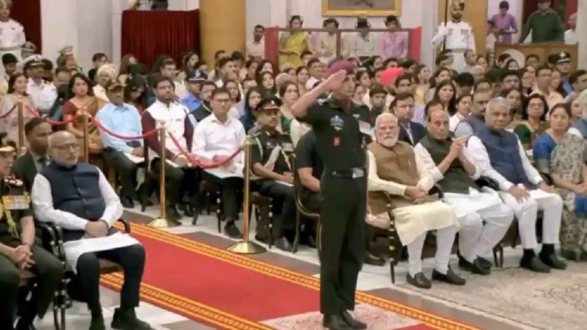 हिमाचल के लाल को मिला शौर्य चक्र, राष्ट्रपति द्रौपदी मुर्मु ने दिल्ली में सैन्य सम्मान से किया अलंकृत Captain Yogendra Singh Thakur