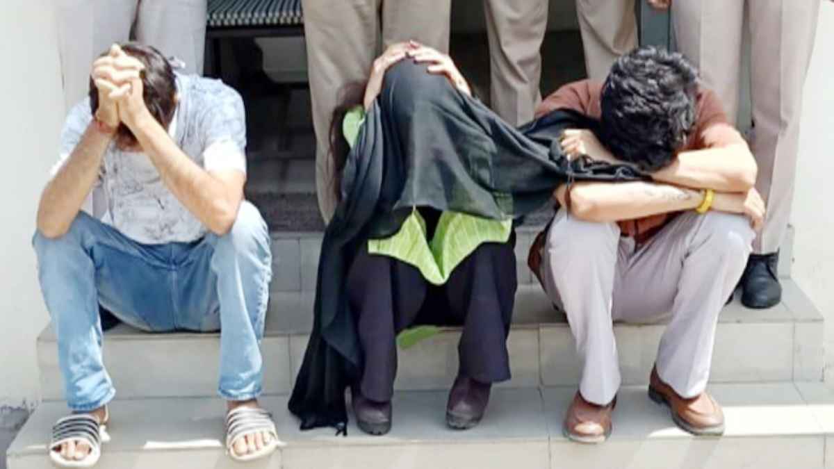 बिलासपुर में पुलिस की बड़ी नाकेबंदी, लग्जरी कार से चिट्टा तस्करी करती युवती समेत तीन आरोपी गिरफ्तार Chitta Smuggler Arrested