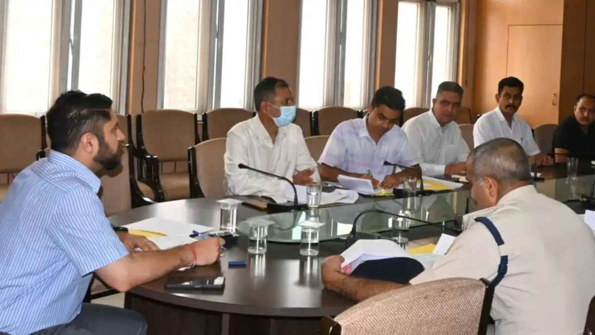 मंडी में नशे के सौदागरों पर जिला प्रशासन का सबसे बड़ा प्रहार, लाखों के डोडा पोस्त और हेरोइन बरामद District Level Coordination Committee Meeting