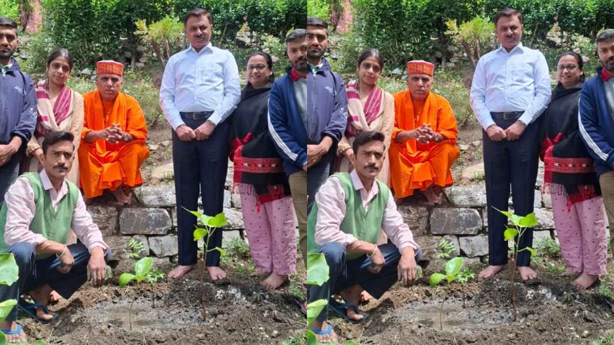 शिमला के हरियाणा गेस्ट हाउस में त्रिवेणी बाबा ने रोपा अनूठा पौधा, पर्यटकों के लिए जारी किया यह बड़ा संदेश Environment Shimla