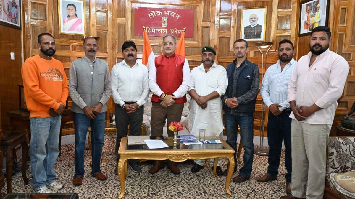 शिमला के सफाई कर्मचारियों पर नगर निगम की क्रूरता, जबरन दमनकारी एफिडेविट भरवाने के खिलाफ राज्यपाल से मिला गदर फ्रंट Gadar Front
