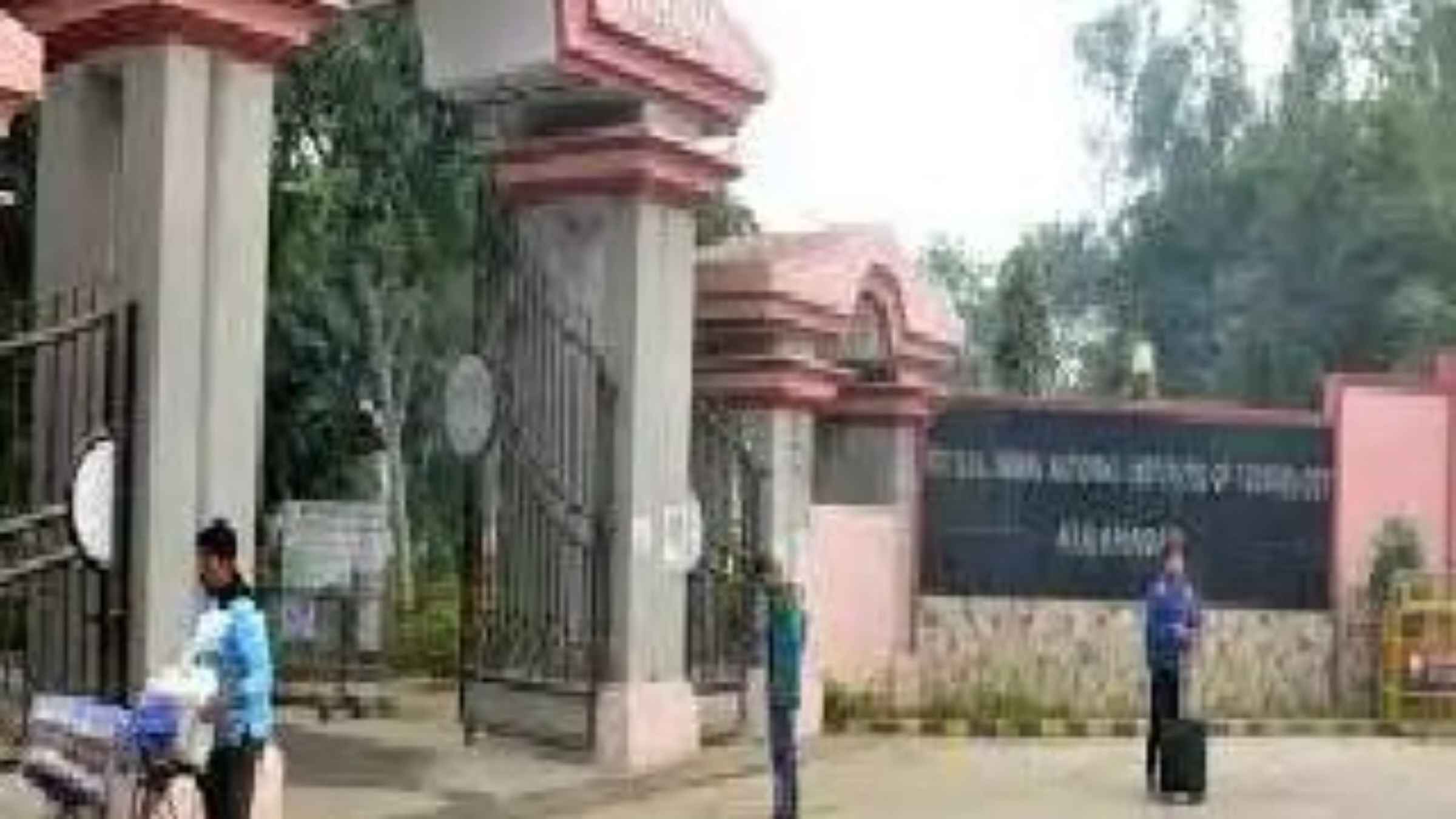 खेत में उगने वाला यह साधारण पौधा बदल देगा कंस्ट्रक्शन की दुनिया, वैज्ञानिक तकनीक से अब बेहद सस्ते में बनेंगे मजबूत मकान Green Building Eco Friendly Houses