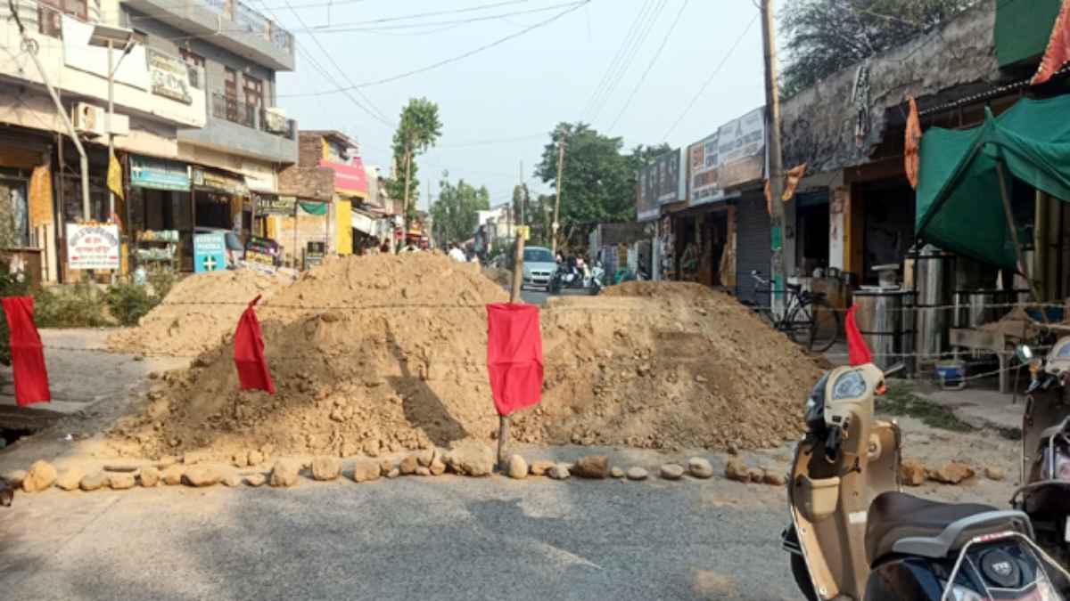Himachal News: लोक निर्माण विभाग की लापरवाही पर कोर्ट का चाबुक, मालिक ने मुख्य हाईवे पर तारबंदी कर बंद किया रास्ता Indora-Pathankot via Dahkulada-Mohatali main road closed