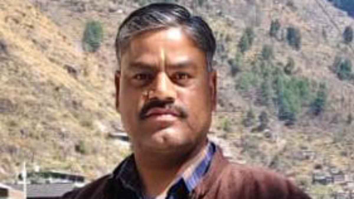 Himachal Success Story: संघर्ष को मात देकर सरकारी स्कूल के छात्र ने रचा इतिहास, बैंक में जूनियर क्लर्क से बने सीनियर मैनेजर Jivanand