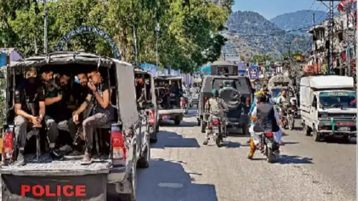 पीओके में भड़की भारी हिंसा, पुलिस और प्रदर्शनकारियों के बीच खूनी झड़प में 11 की मौत, इंटरनेट बंद KashmirIssue