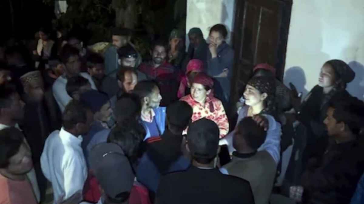 Himachal Panchayat Election: चुनाव हारकर भी सोशल मीडिया पर छा गई टैक्सी ड्राइवर की एमए पास पत्नी, वीडियो को मिले 40 लाख व्यूज Kiran Thakur