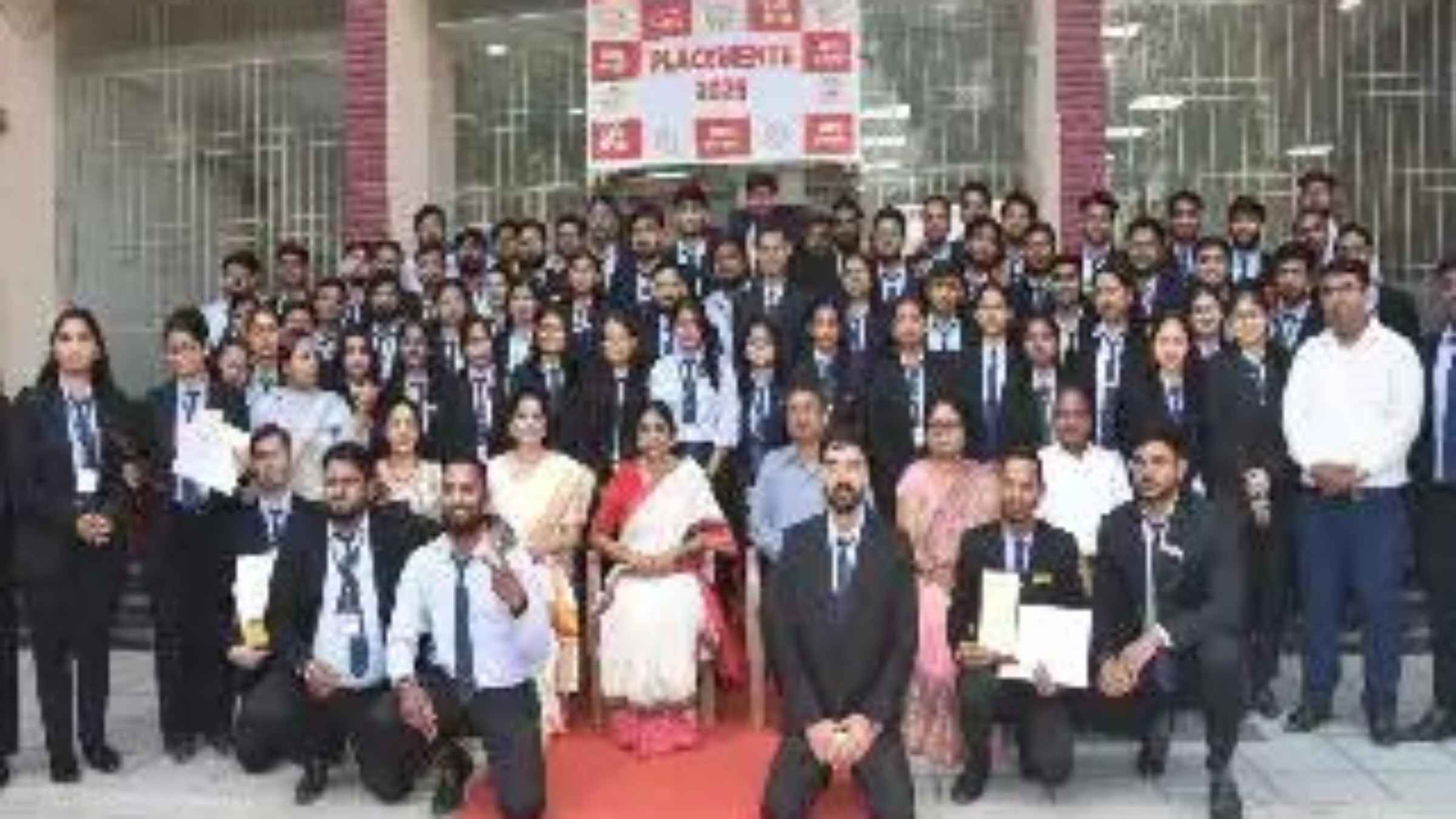 LNMI Placement 2026: एलएनएमआई में रिकॉर्ड प्लेसमेंट, 200 से अधिक ऑफर पाकर झूम उठे छात्र LNMI placement drive 2026