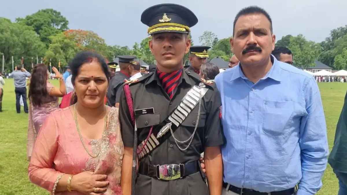 Mandi: सूबेदार पिता के नक्शेकदम पर चला जांबाज बेटा, रतीश ने सेना में लेफ्टिनेंट बनकर पूरे देश में बढ़ाया हिमाचल का मान Lieutenant Ratish